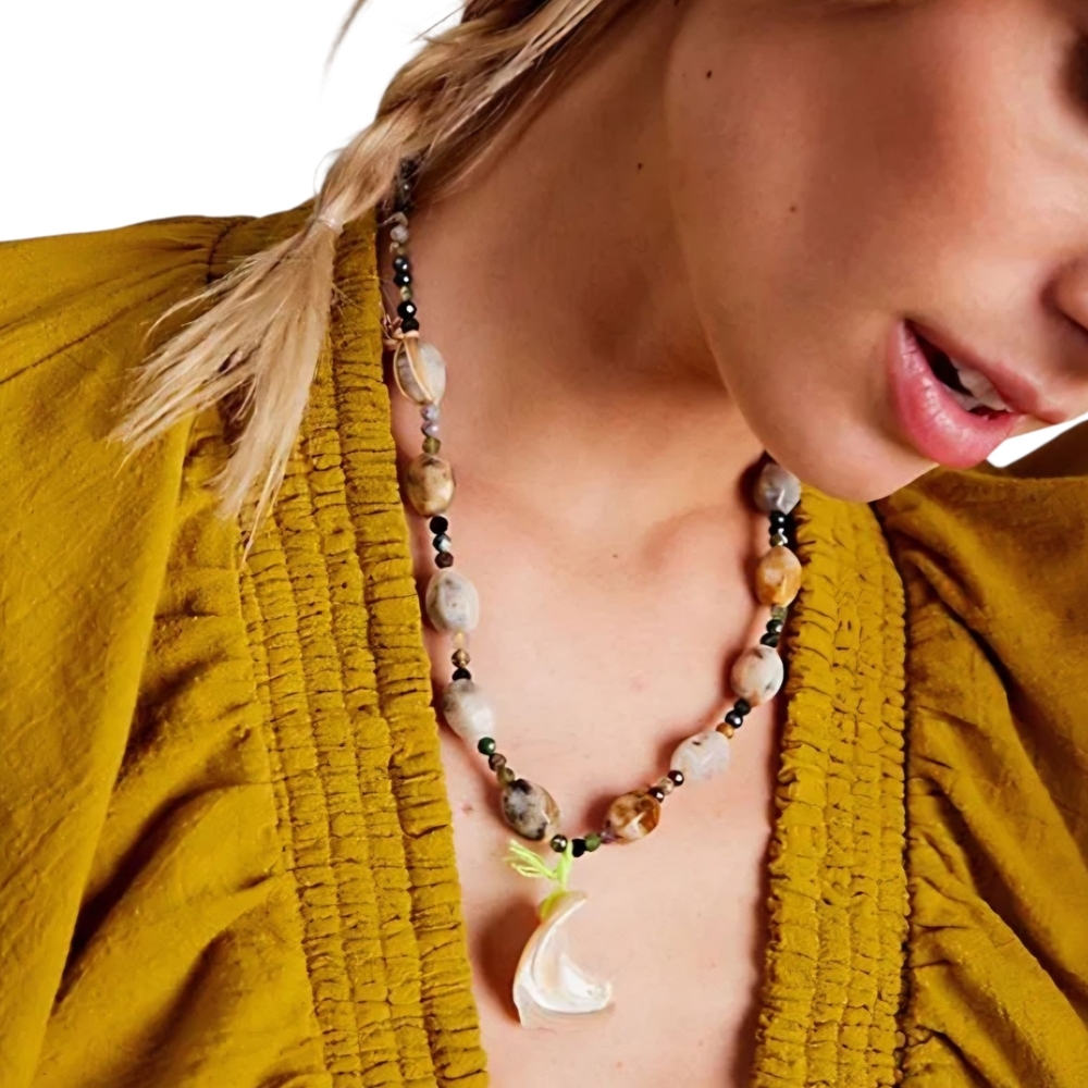 Free People x Ariana Ost Washed Ashore Shell Pendant Necklace Boho Beach NWT